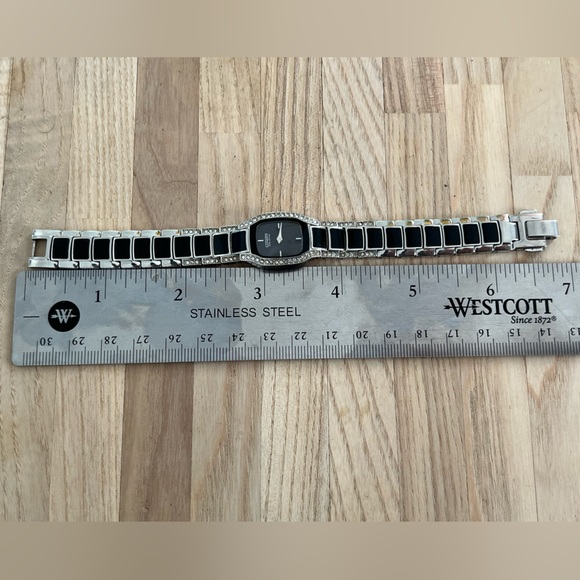 Citizen Eco-Drive Ladies Watch Crystals Black Dial and Bracelet Solar Powered - Picture 13 of 14